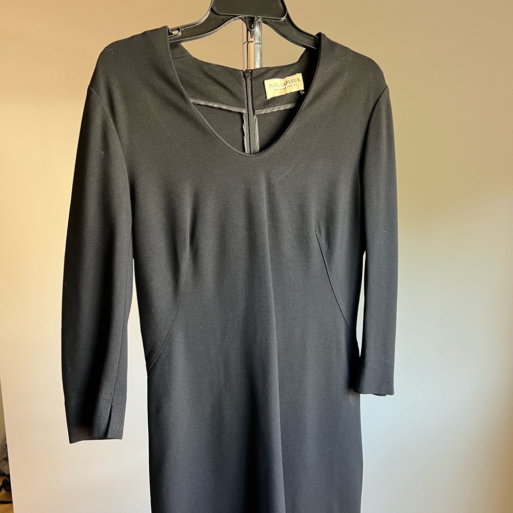 MMLafleur black dress, darting makes beautiful silhouette